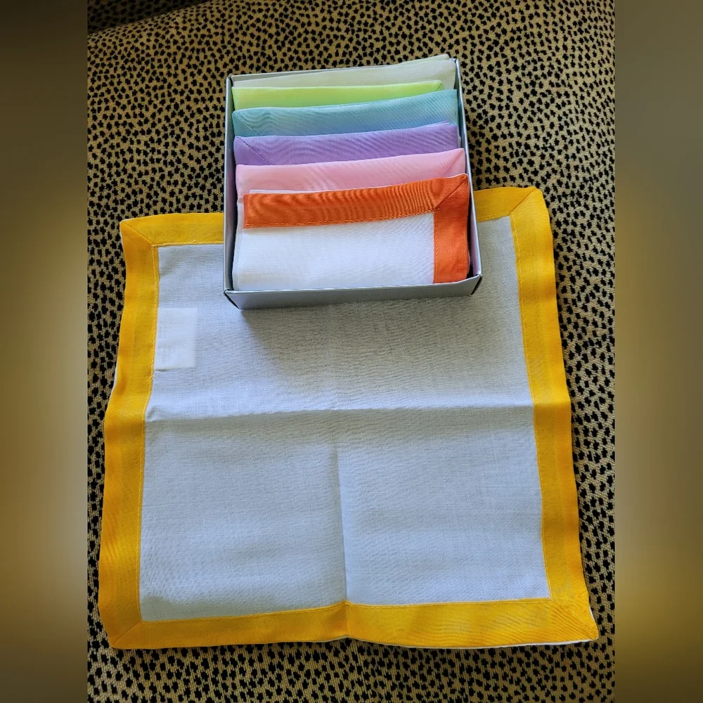 Crate&Barrel Cocktail napkins. Set of 6.